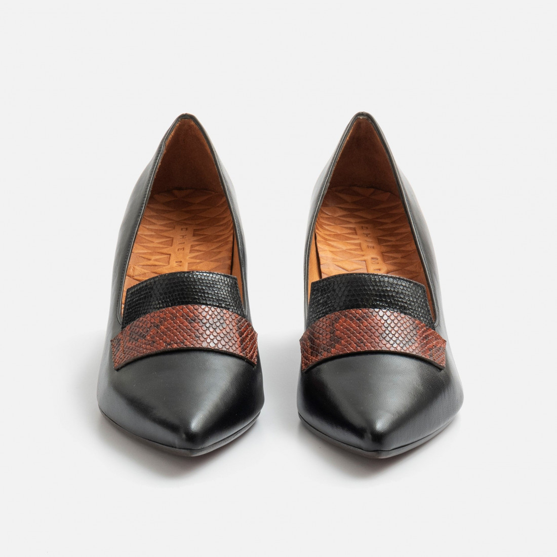 Chie Mihara Quatia-schoen met hak in zwart en bruin leer