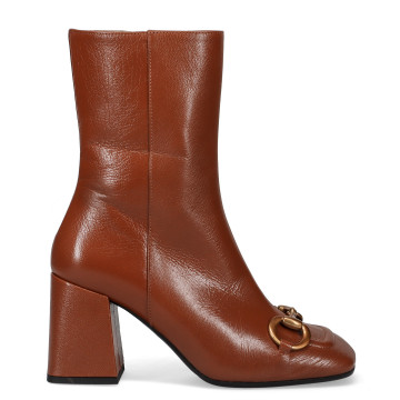Chantal bootie in brown...