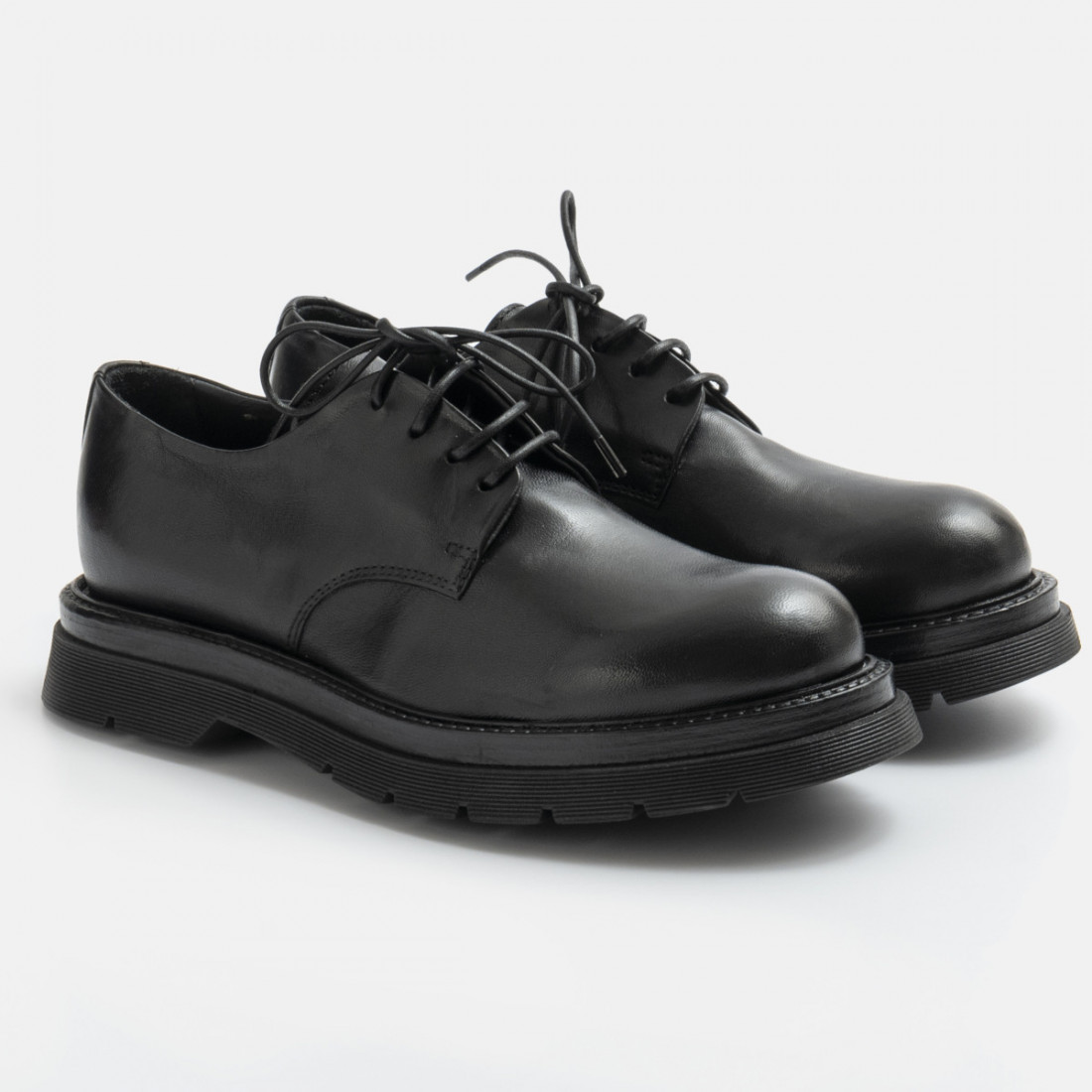 Vicolo 8 by Dolani derby shoe in black leather