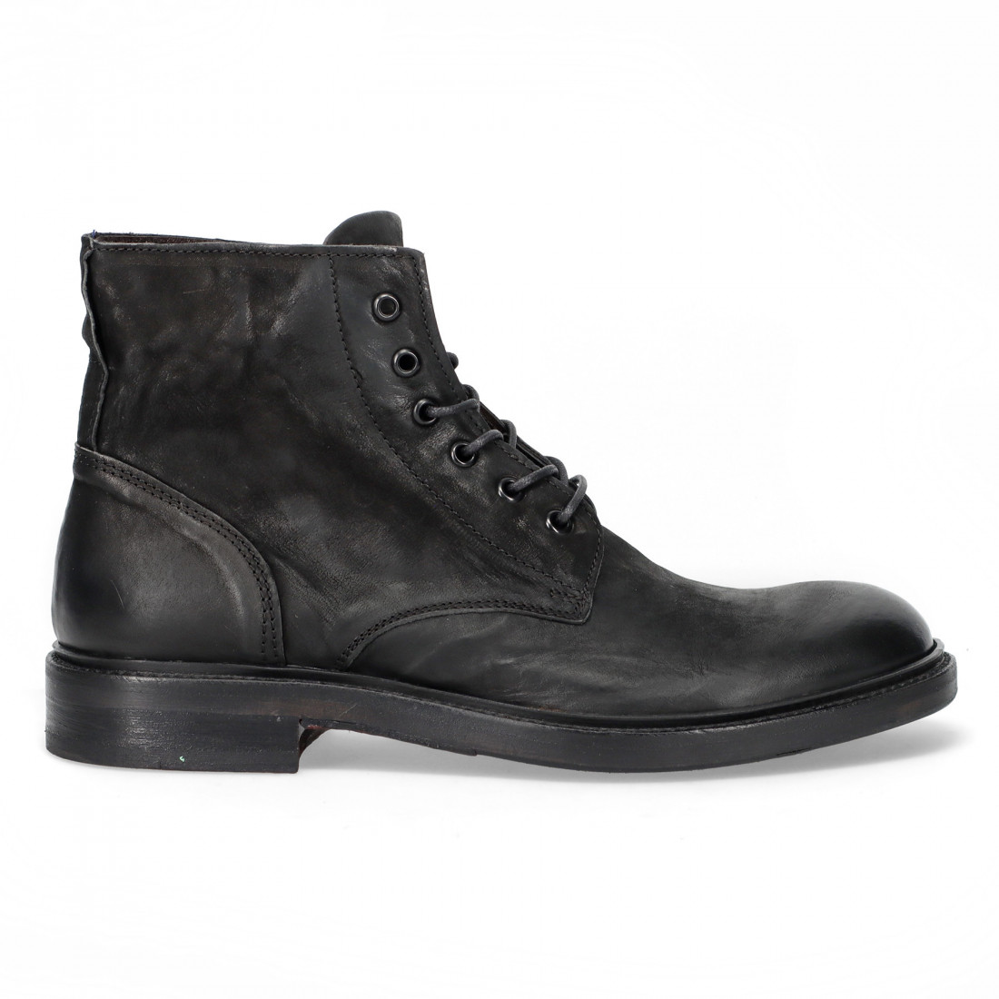Pawelk's men's black ankle boot in oiled leather