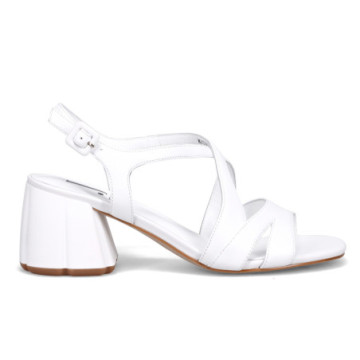 Jeannot sandal in white...