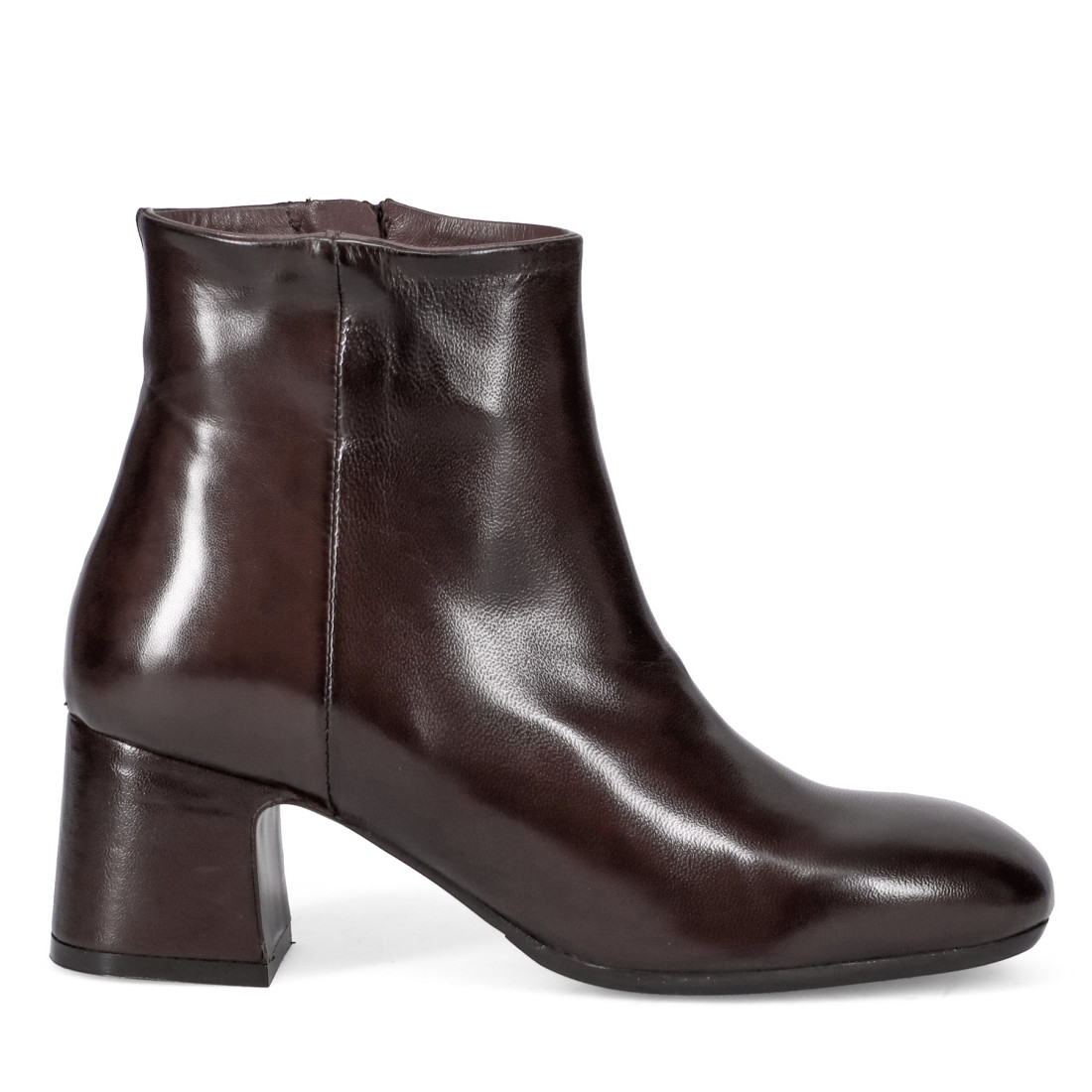 Calpierre ankle boot in brown nappa with medium heel