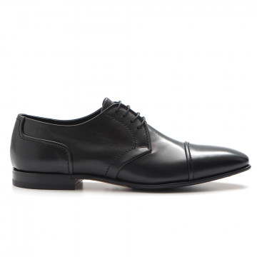 Klassische Derby-Schuhe aus weichem schwarzem Leder