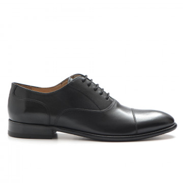 Oxford-Schuhe aus weichem schwarzem Leder