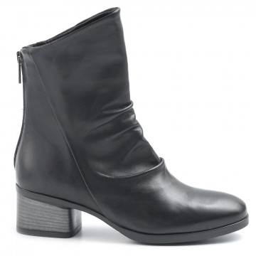Black soft leather Dei Colli booties with zip