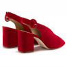 Rotes Wildleder Schuhe mit extrem hohen Absätzen