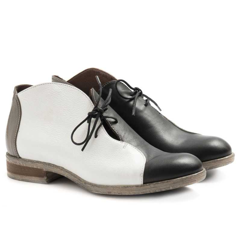 Women's lace up shoes Le Bohemien in black, white and brown leather