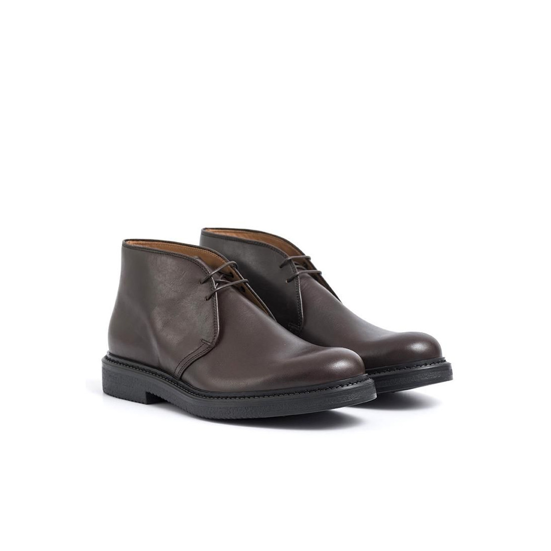 Klassische und bequeme Schuhe aus braunem Leder
