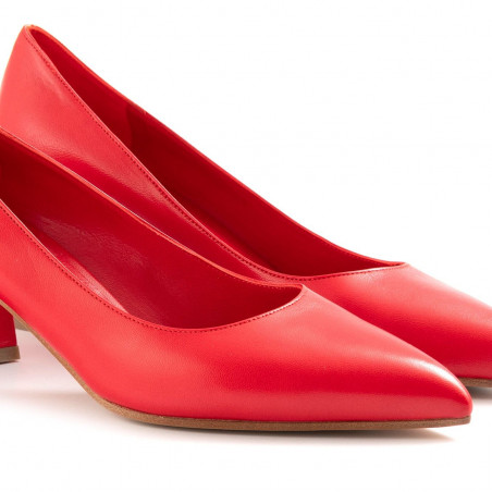 Red leather White D pointed pump medium heel