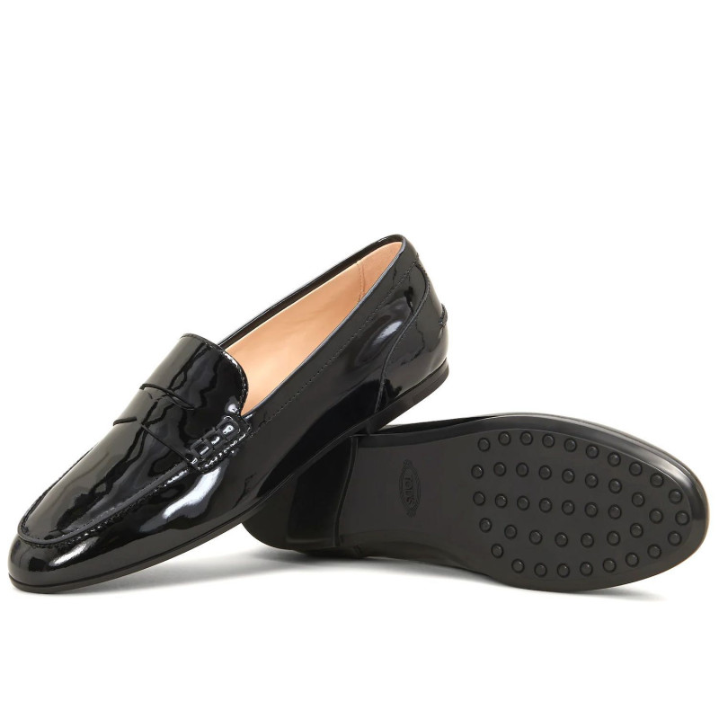 mocassins in black patent leather