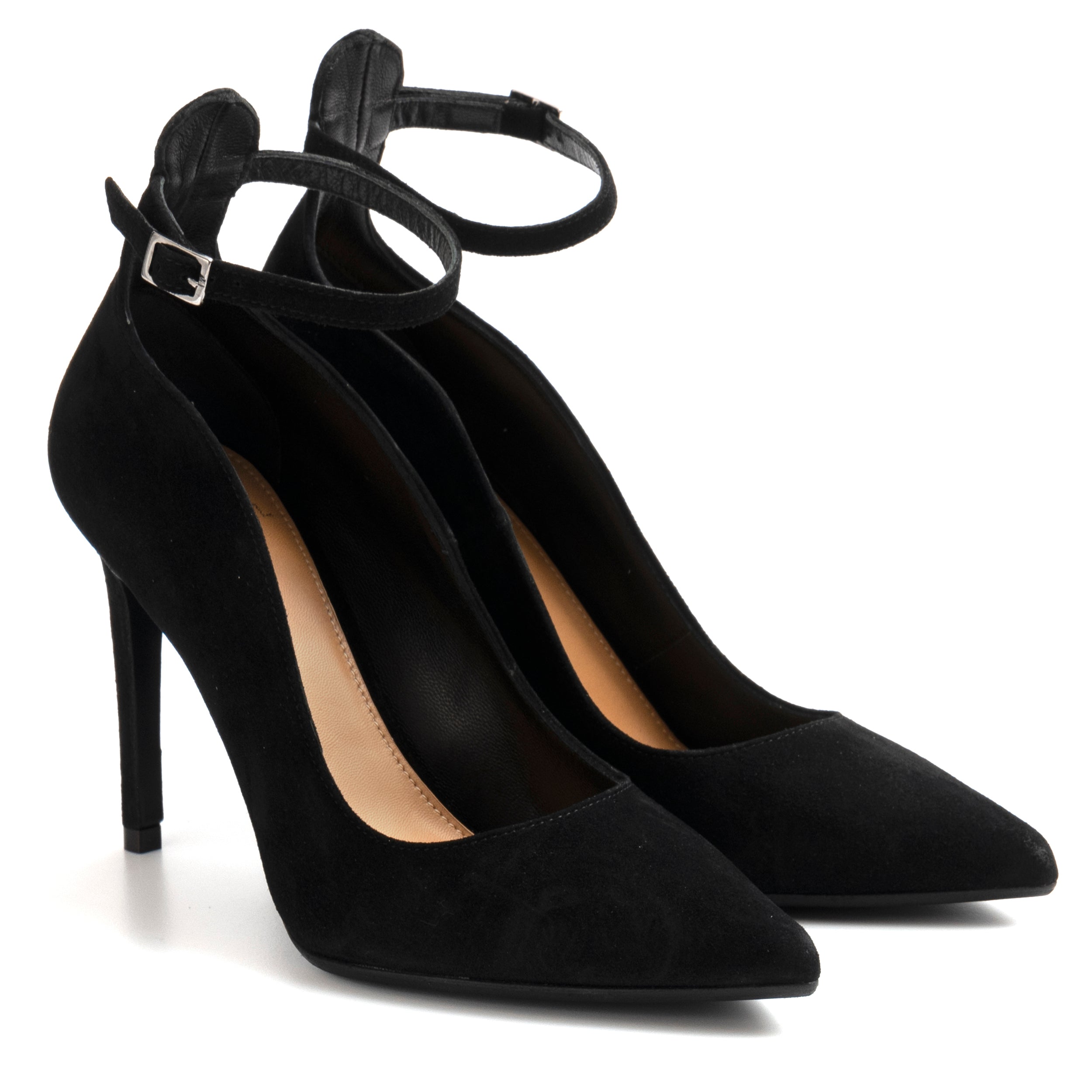 AI21---chantal---722NCAMOSCIO NERO_1_P