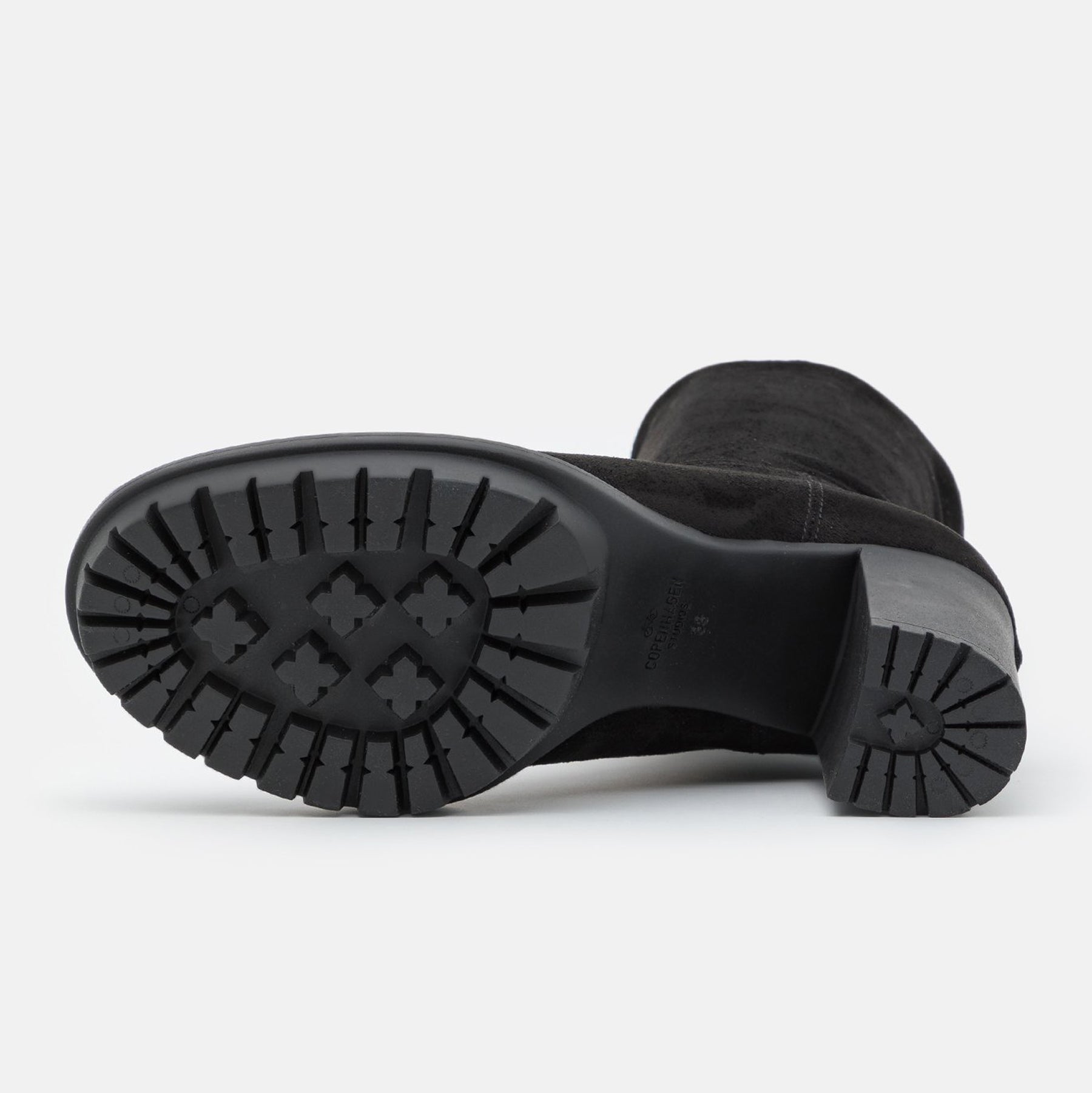 AI22---copenhagen---824VEGAN SUEDE BLACK_4_P