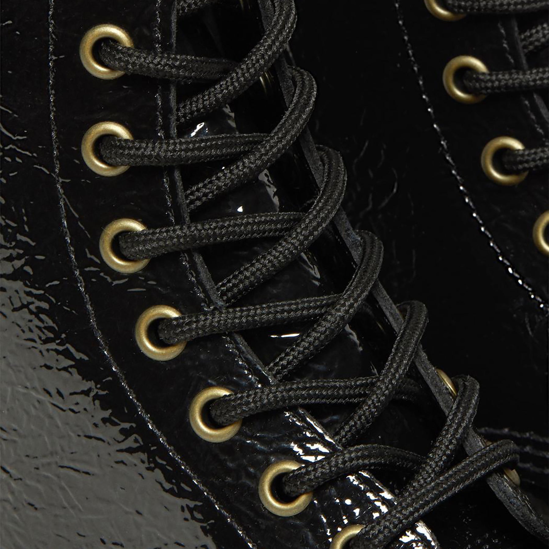 AI22---drmartens---1460BLACK DISTRESSED PATENT_3_P