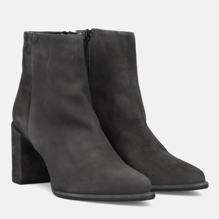 AI22---silvia rossini---SR520GDARK GREY_1_P