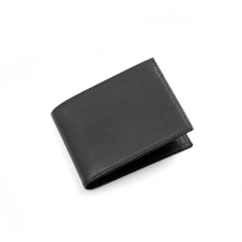 Capricornus black wallet in soft black leather