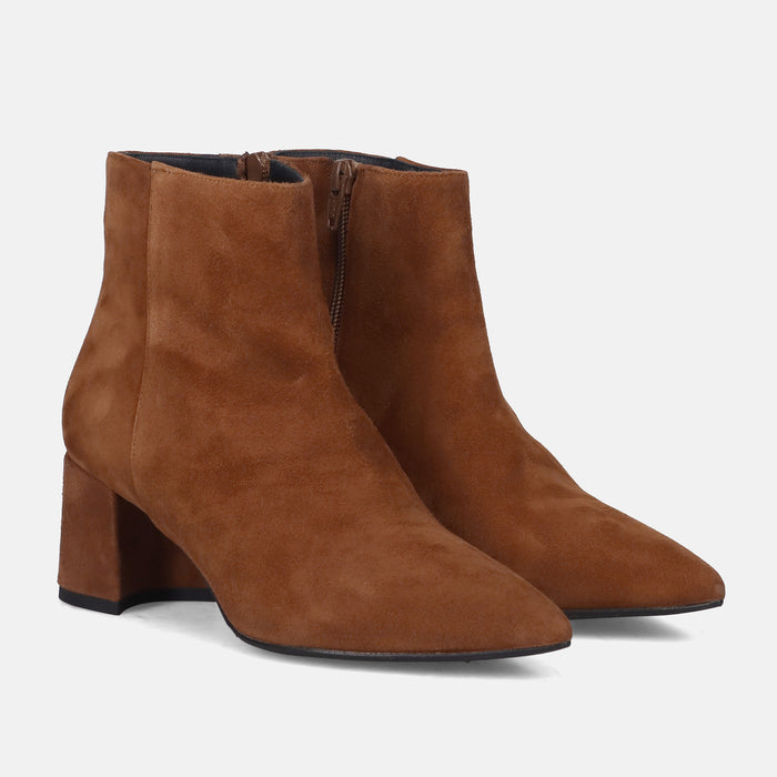 AI23---silvia rossini---502CAMOSCIO BRANDY_1_P