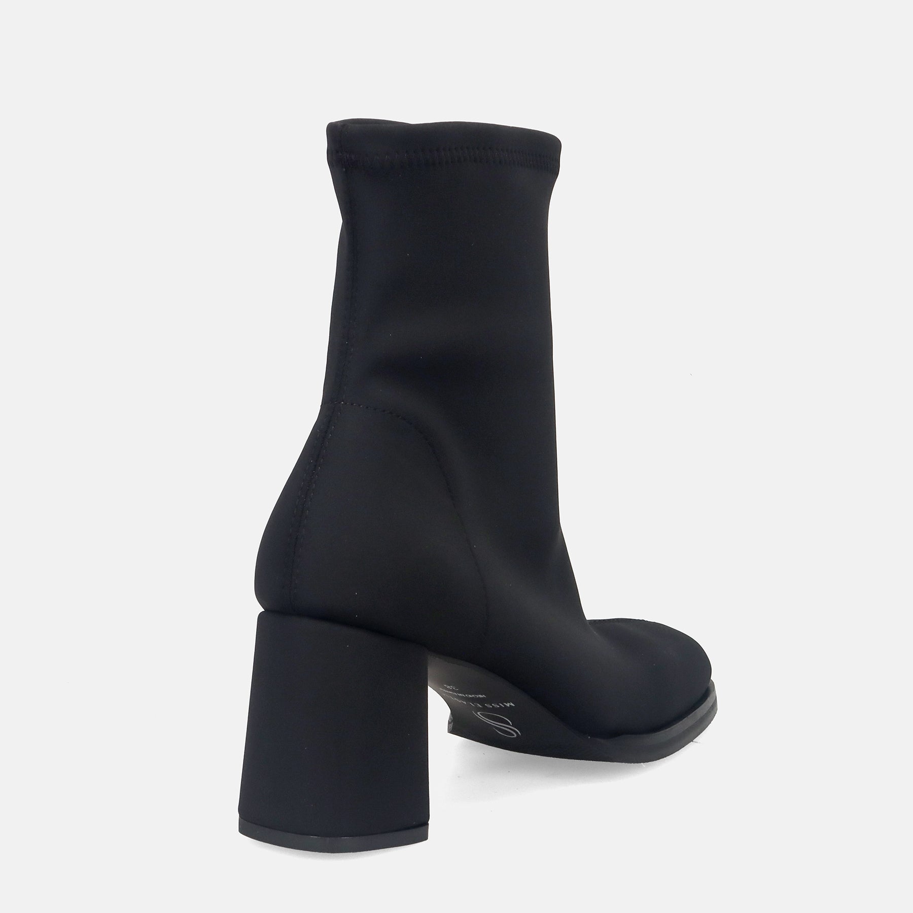 AI24---miss elastic---876210-0605-NEGRO_3_P