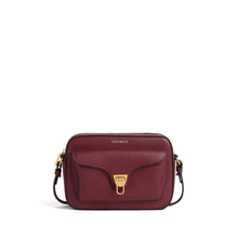 Petit sac bandoulière Coccinelle Beat Soft en cuir couleur groseille