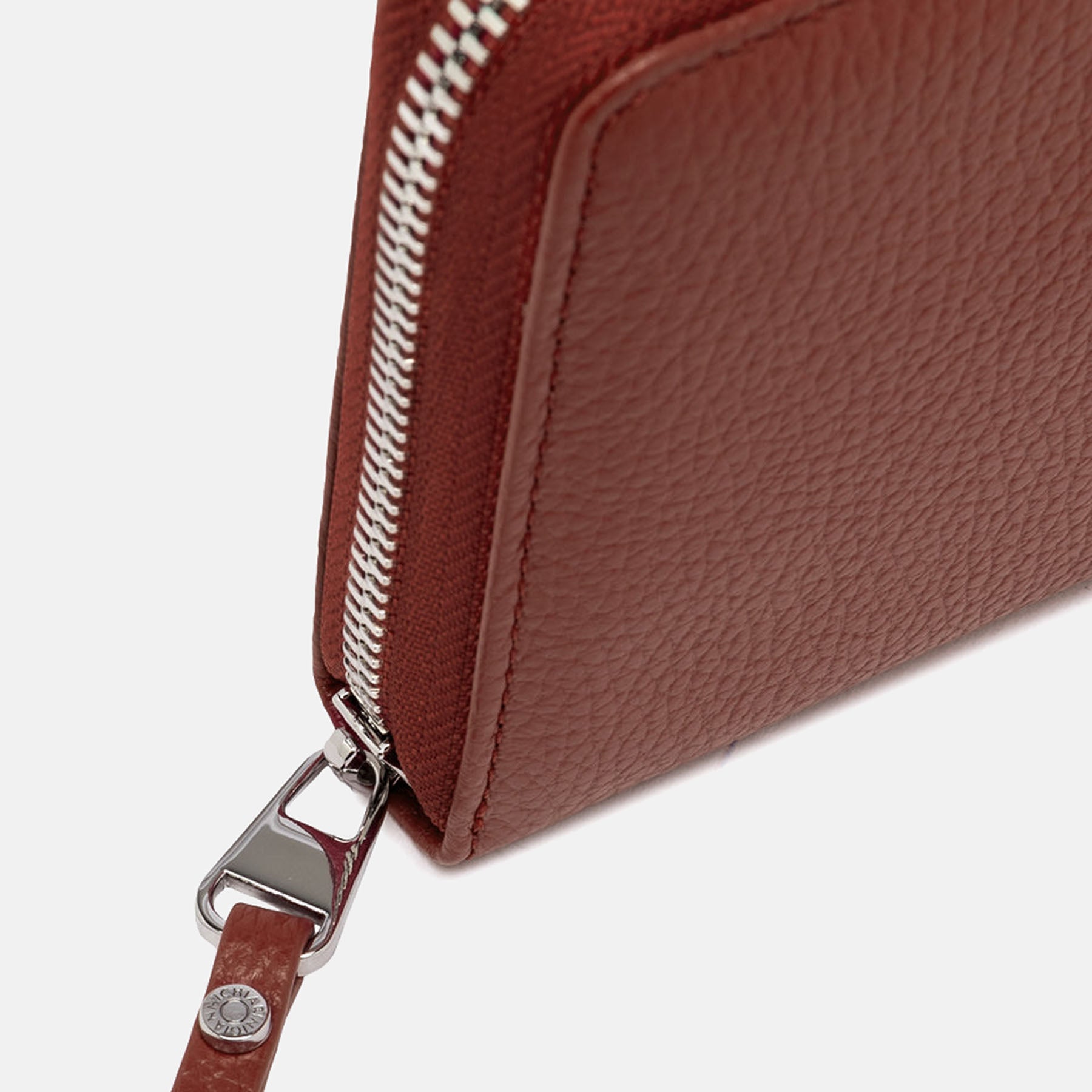 AI25---gianni chiarini---PF5043 GRN14049 BRICK RED_4_P