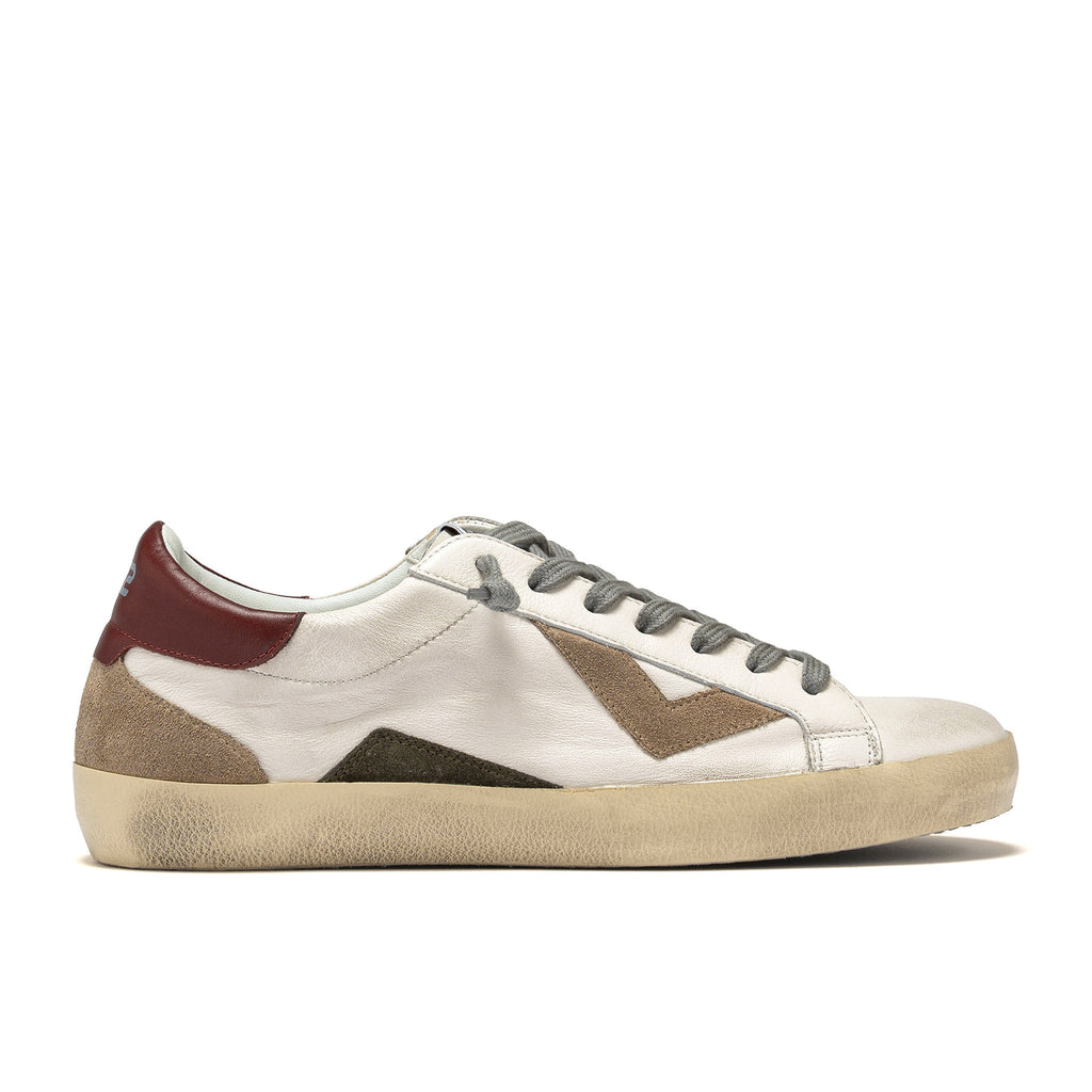 4B12: Low-top sneaker voor heren Suprime in wit en beige met bordeauxrode, taupe en grijze details