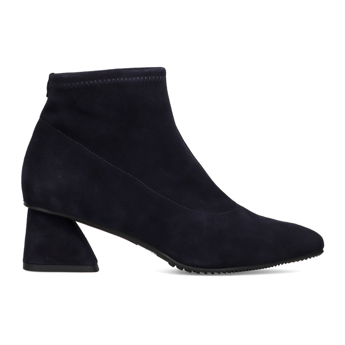 BRUNATE: Verfijnde dames-enkellaars van waterafstotend stretch suede in blauw met comfortabele hak