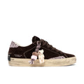 Crime London: Damen-Sneaker Distressed aus dunkelbraunem Wildleder mit rosa Glitzer und Teddybär-Charm