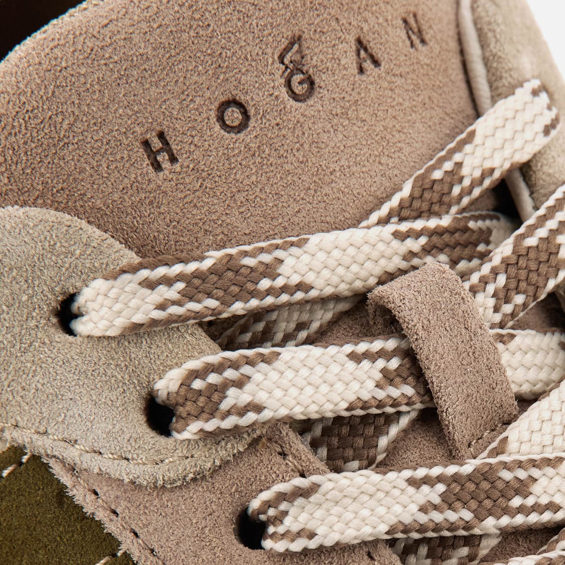 AI26---hogan---HXW7140GA40QDC0R1R_6_P