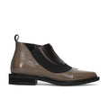 LE BOHEMIEN: Damenstiefelette aus weichem dunkelbraunem Leder und taupefarbenem Naplak mit Gummizug