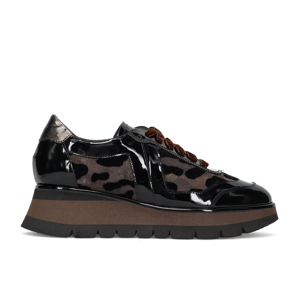 LUCA GROSSI: Chaussure casual pour femme en vernis noir et daim imprimé camouflage avec compensée basse