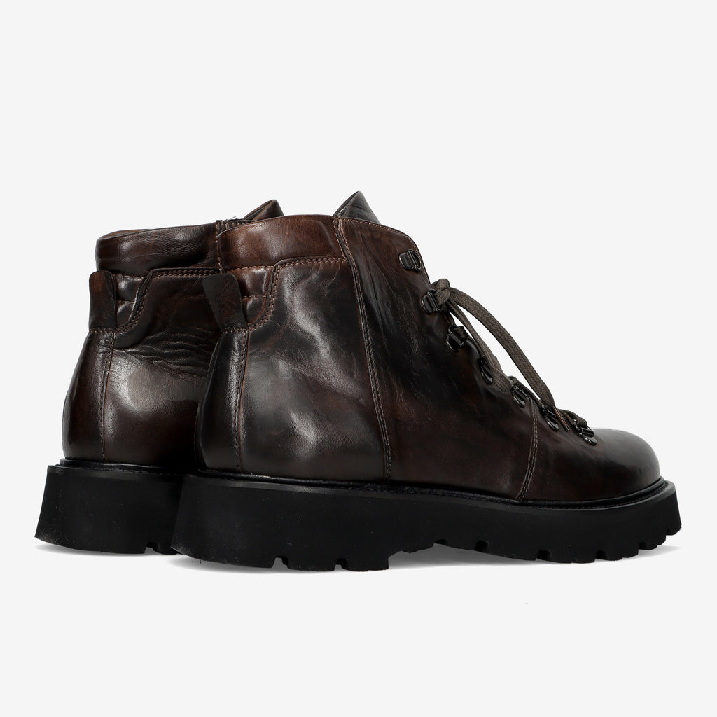 AI26---pawelks---22829CRUST BRANDY_3_P