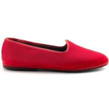 Traditional Friulane Cristina di Milano in red lacquer velvet