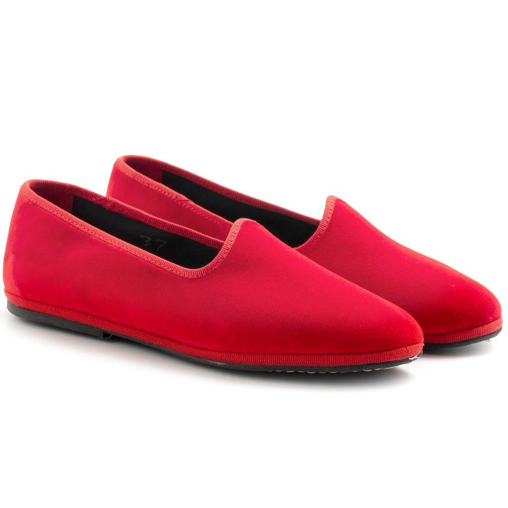 Traditional Friulane Cristina di Milano in red lacquer velvet