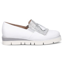 Comfortabele sangiorgio schoen wit en zilver met franjes en kwastjes