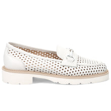 Mocasín de mujer Luca Grossi en piel perforada blanca