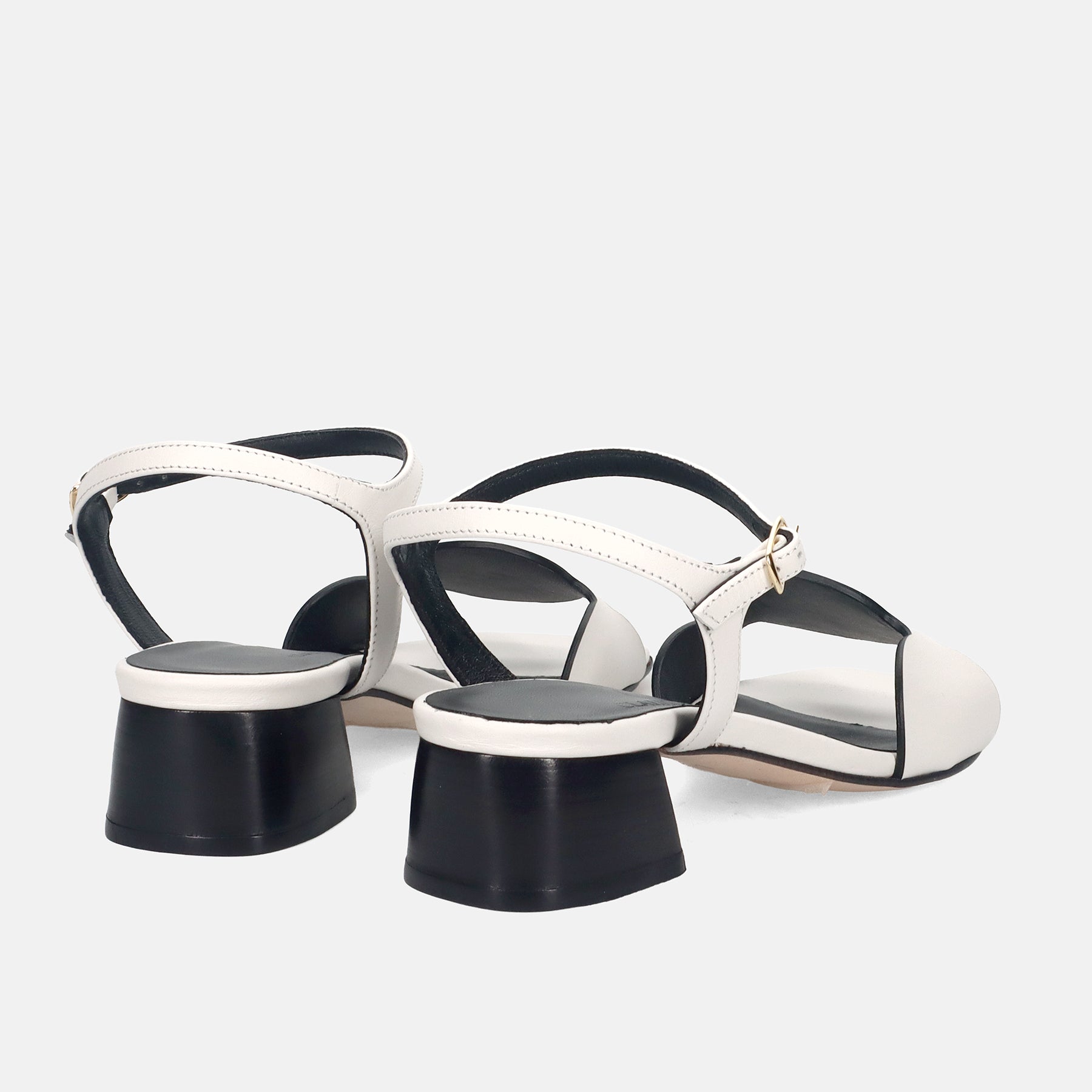 PE25---claudia peruzzini---20212VIT MILK_3_P