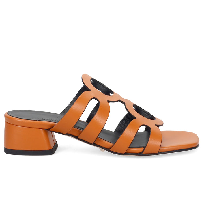 PE25---claudia peruzzini---2514VIT ARANCIO