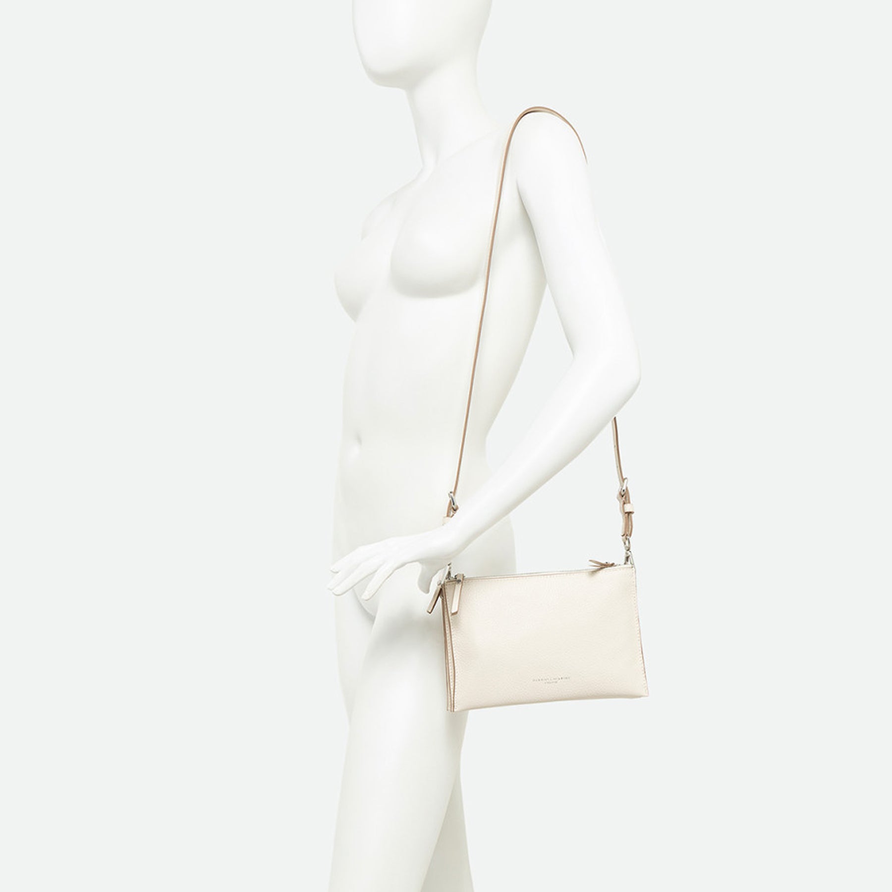 PE26---gianni chiarini---BS11811()COMM GRNMARBLE_6_P